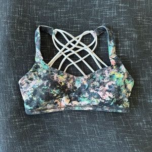 Lululemon sports bra